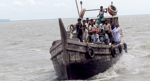 মেঘনায়l সি-ট্রাকের অপেক্ষায় মনপুরা-তজুমদ্দিনের লাখো মানুষ